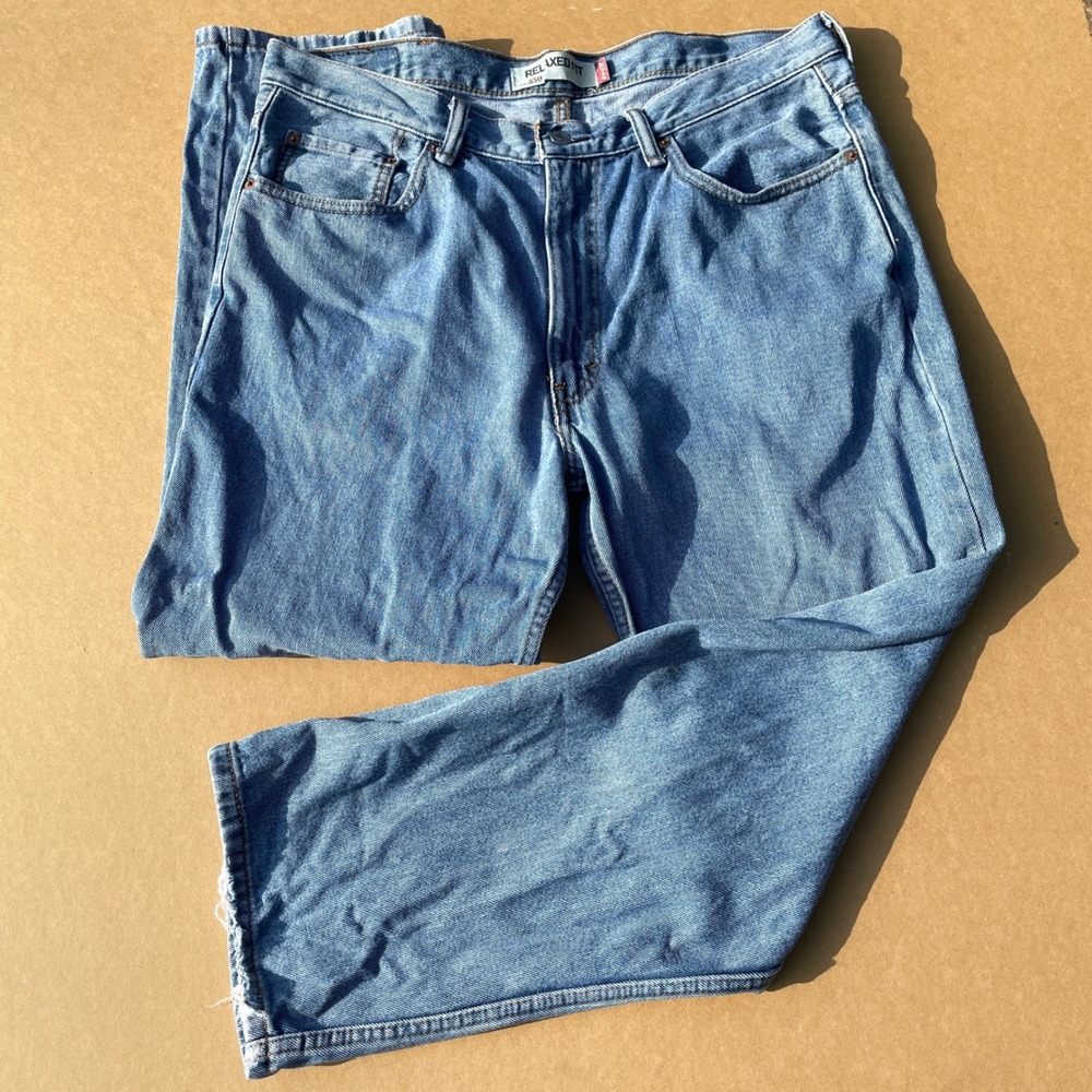 Levis 550 Relaxed Fit Jeans Mens 38x29 Blue Casual Denim Light Distressed Heels